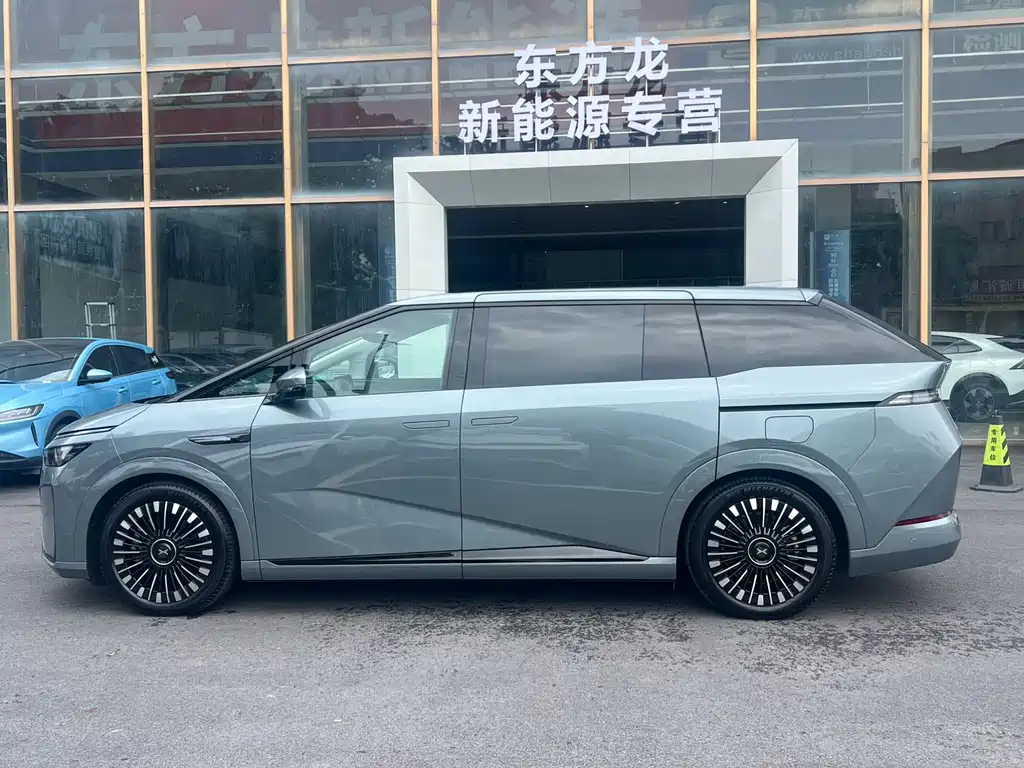 XPeng X9 — миниатюра 9