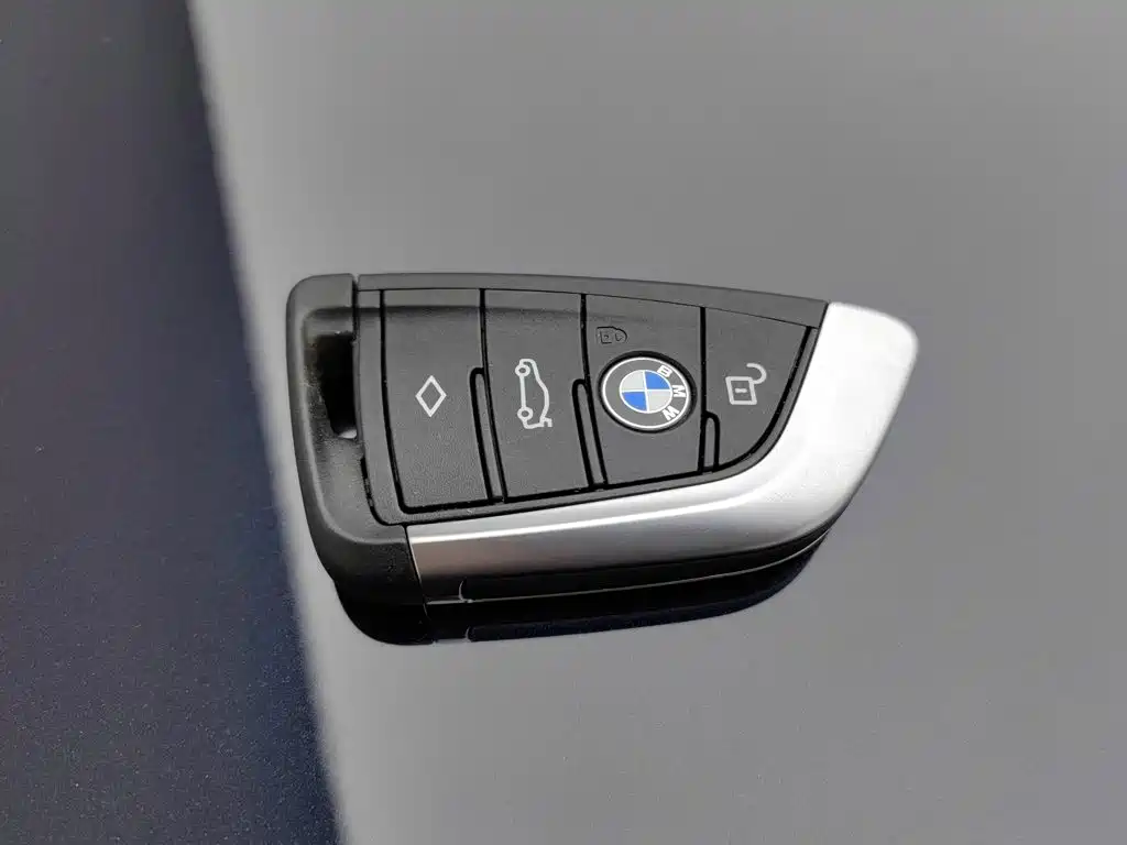 BMW iX3 — миниатюра 19
