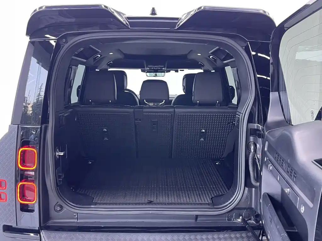 Land Rover Defender — миниатюра 21