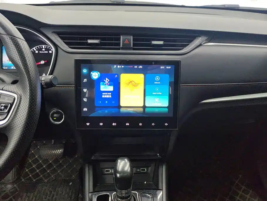 Roewe RX3 — миниатюра 13