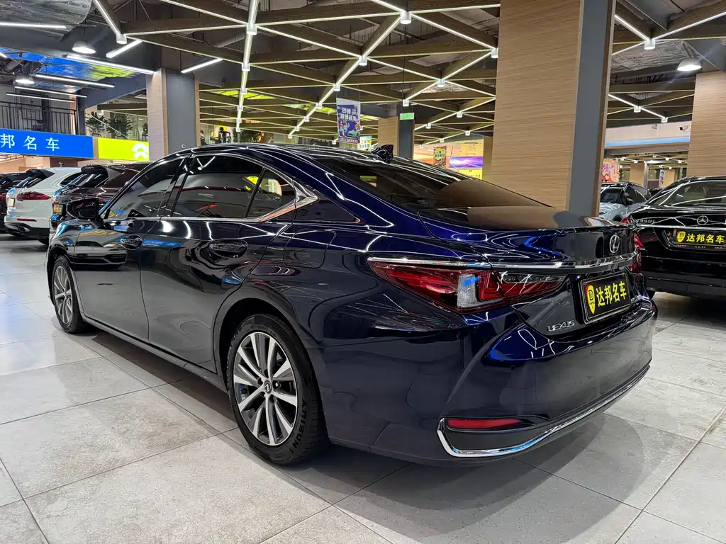 Lexus ES — миниатюра 15
