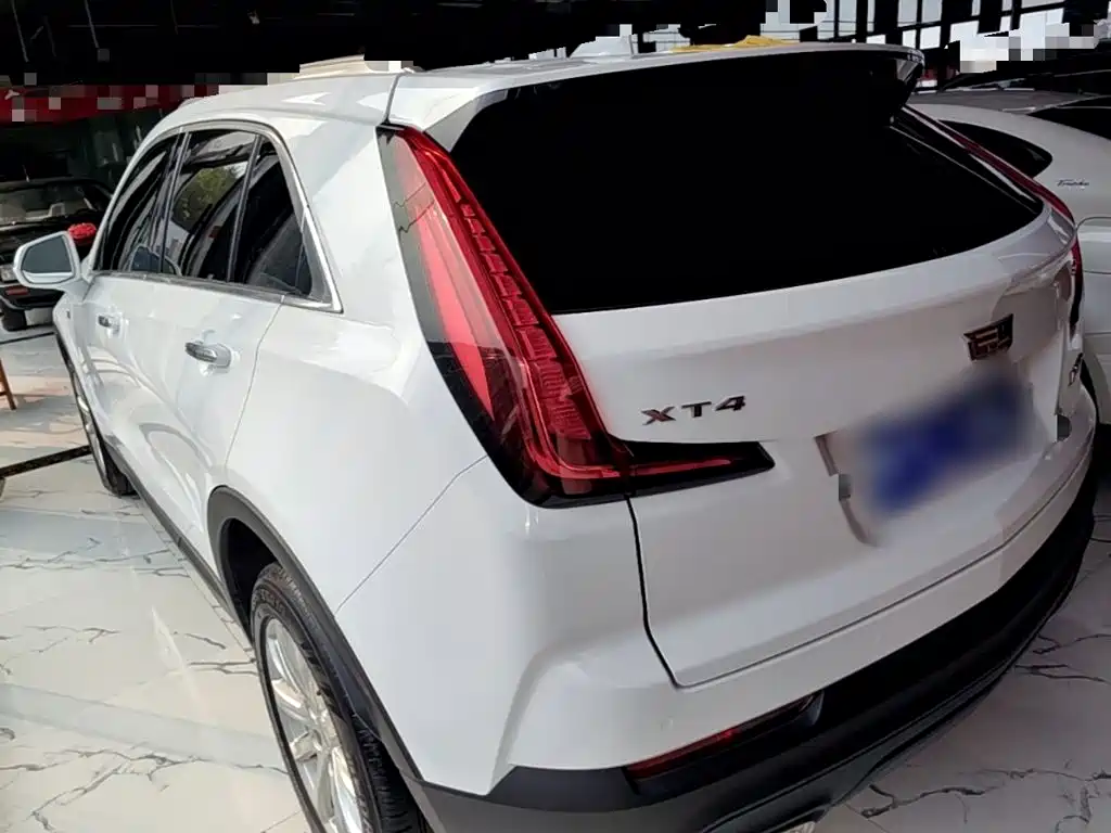 Cadillac XT4 — миниатюра 5