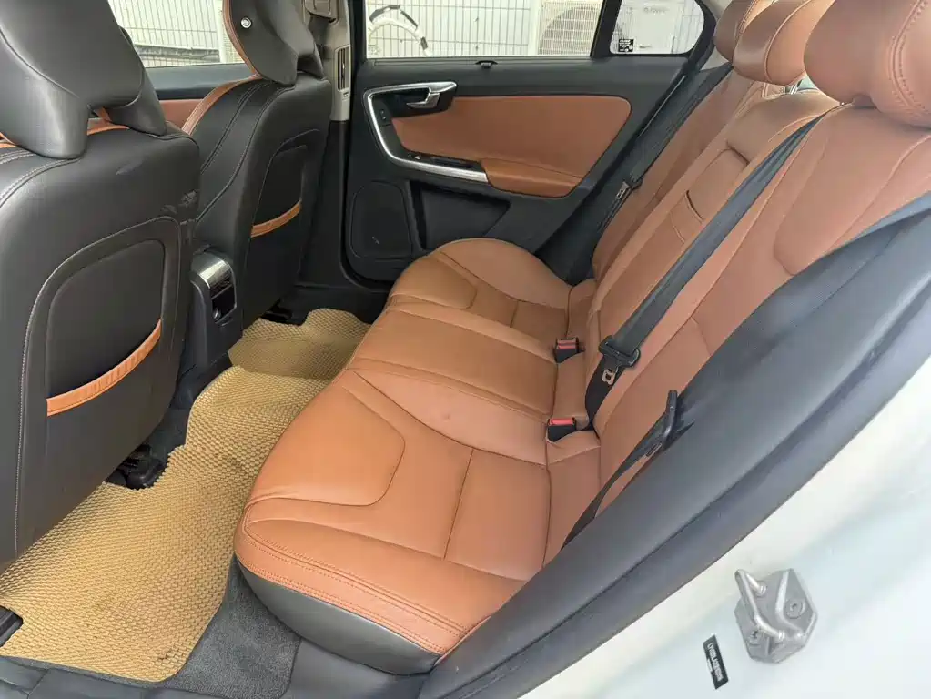Volvo S60 PHEV — миниатюра 6