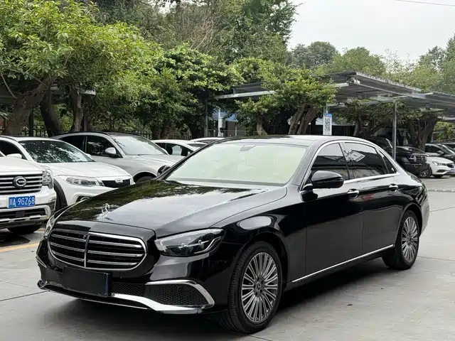 MERCEDES BENZ E CLASS 2022