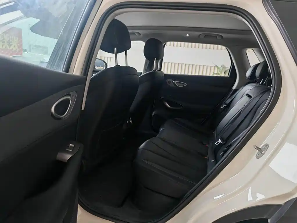 BYD Sealion 05 EV — миниатюра 11