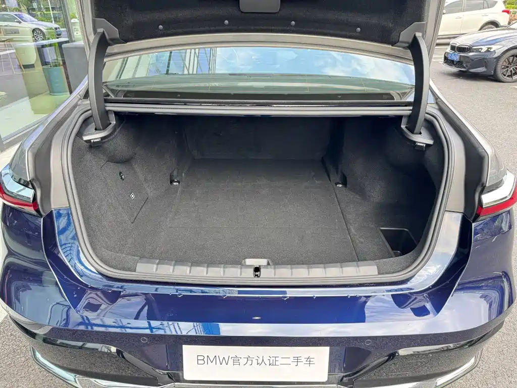 BMW i7 — миниатюра 16