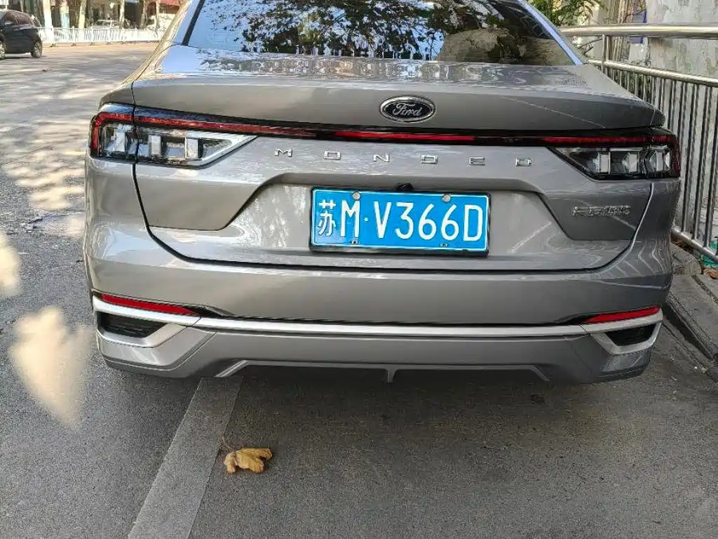 Ford Mondeo — миниатюра 8