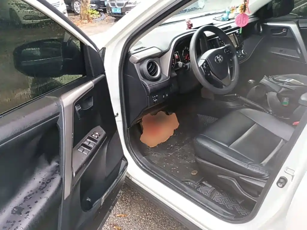 Toyota RAV4 — миниатюра 16