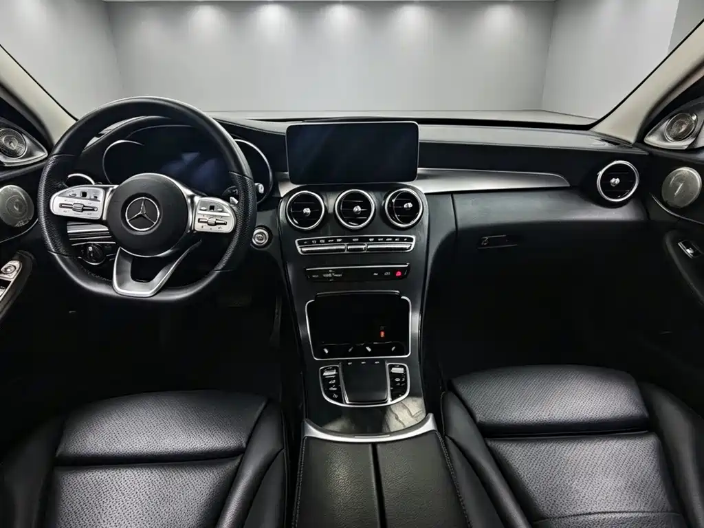 Mercedes-Benz C-Class — миниатюра 7