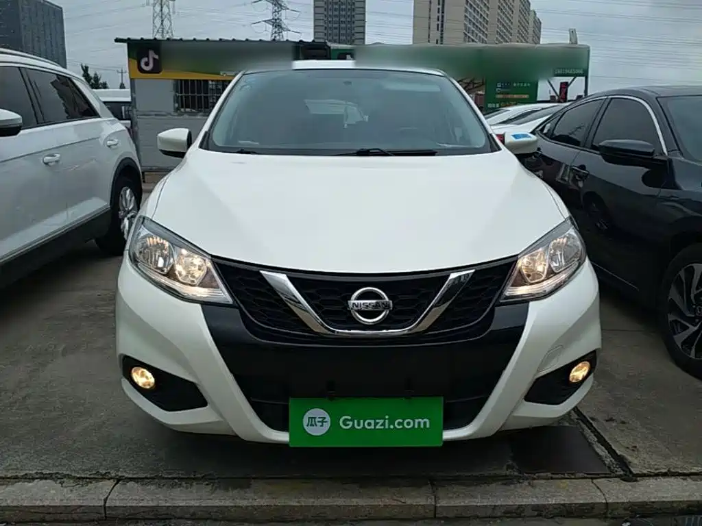 Nissan Tiida — миниатюра 3