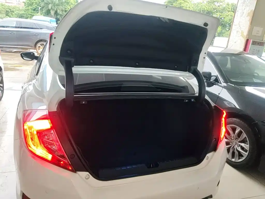 Honda Civic — миниатюра 19