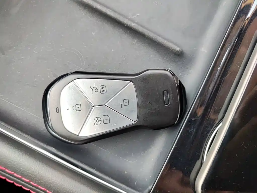 XPeng P7 — миниатюра 9