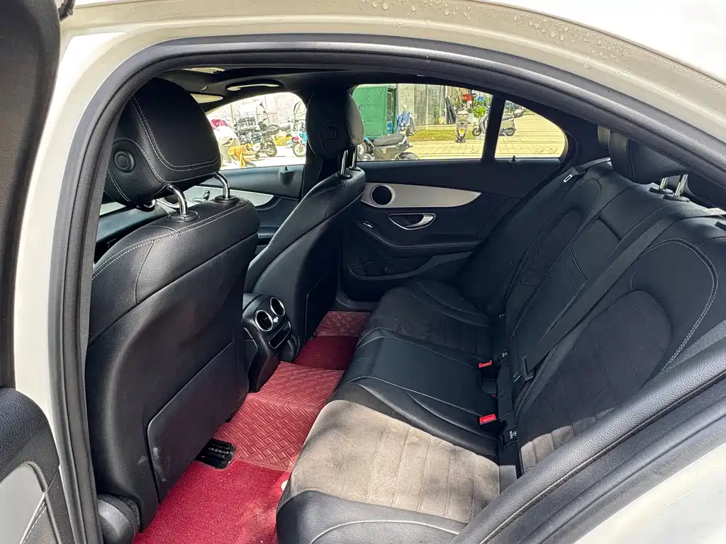 Mercedes-Benz C-Class — миниатюра 6