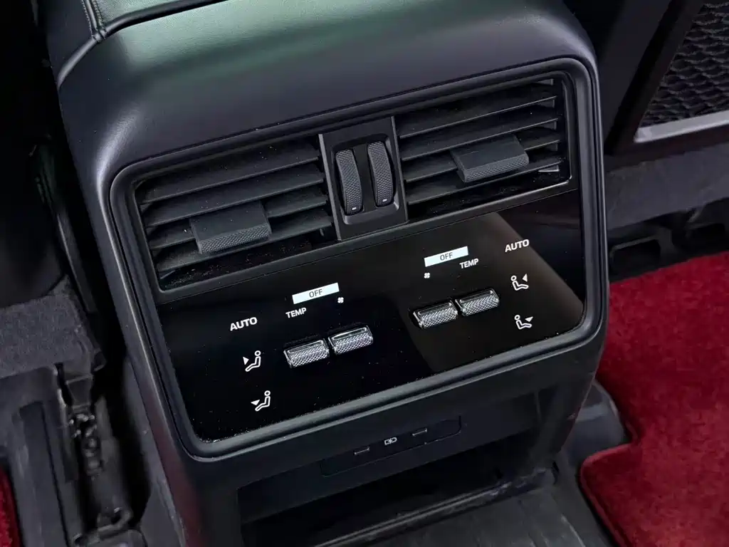 Porsche Cayenne — миниатюра 13