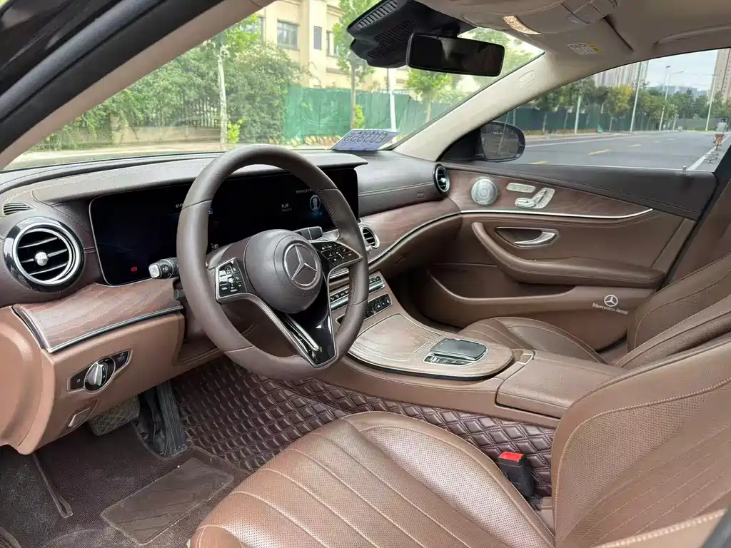 Mercedes-Benz E-Class — миниатюра 4