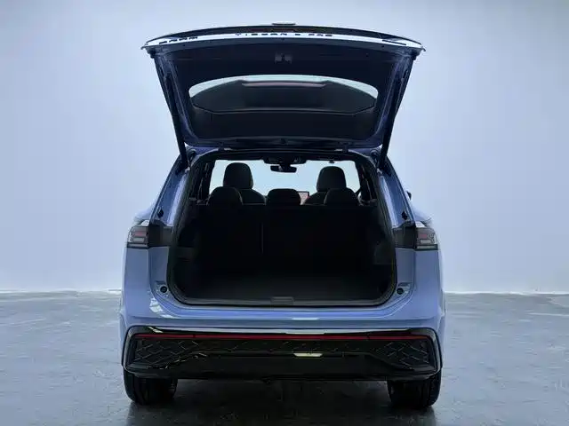 Volkswagen Tiguan L — миниатюра 13