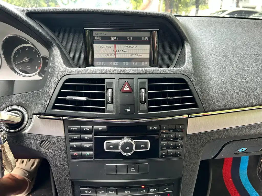 Mercedes-Benz E-Class (Import) — миниатюра 11