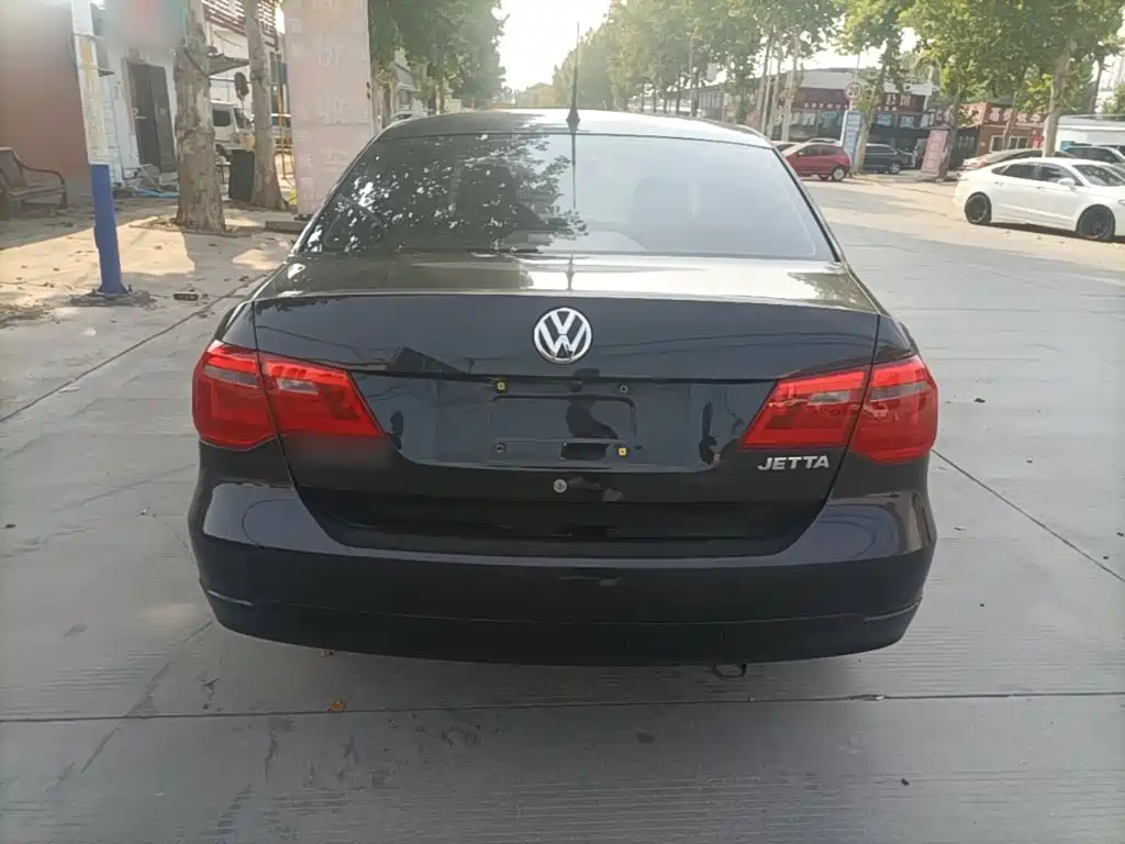 Volkswagen Jetta — миниатюра 6