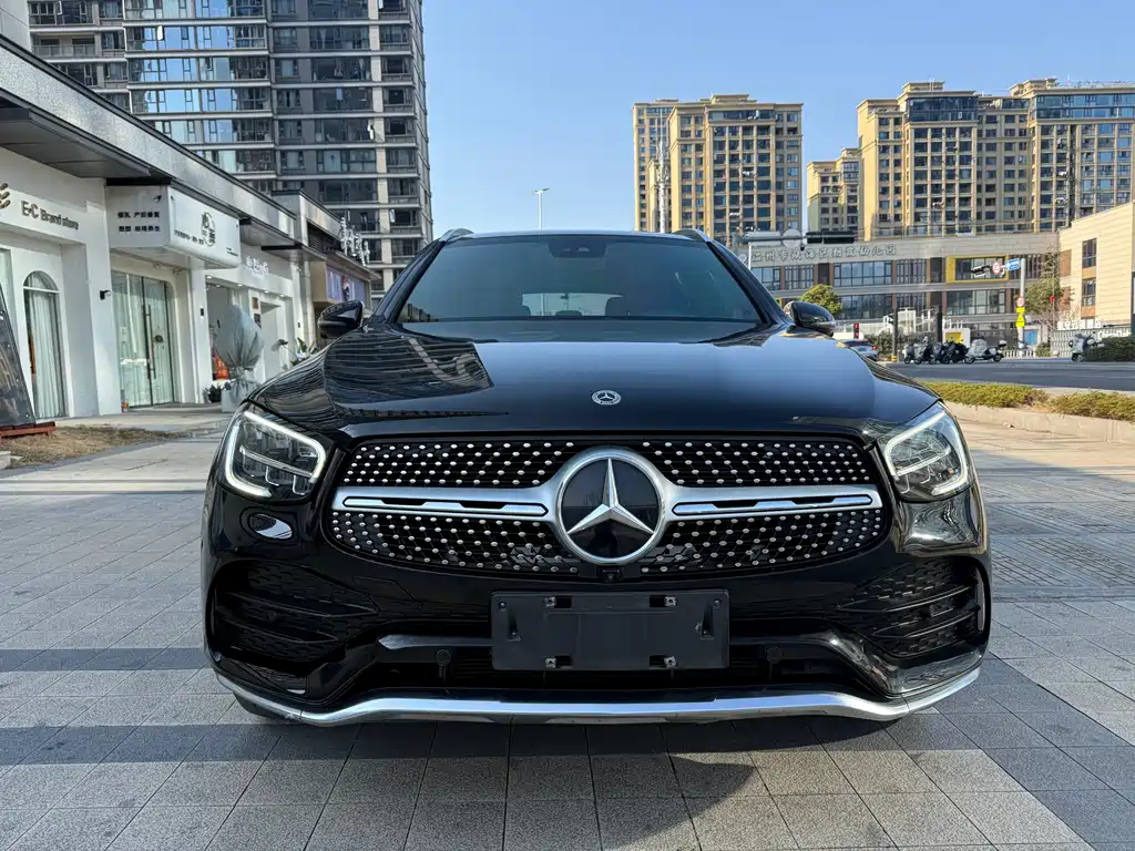 MERCEDES-BENZ GLC