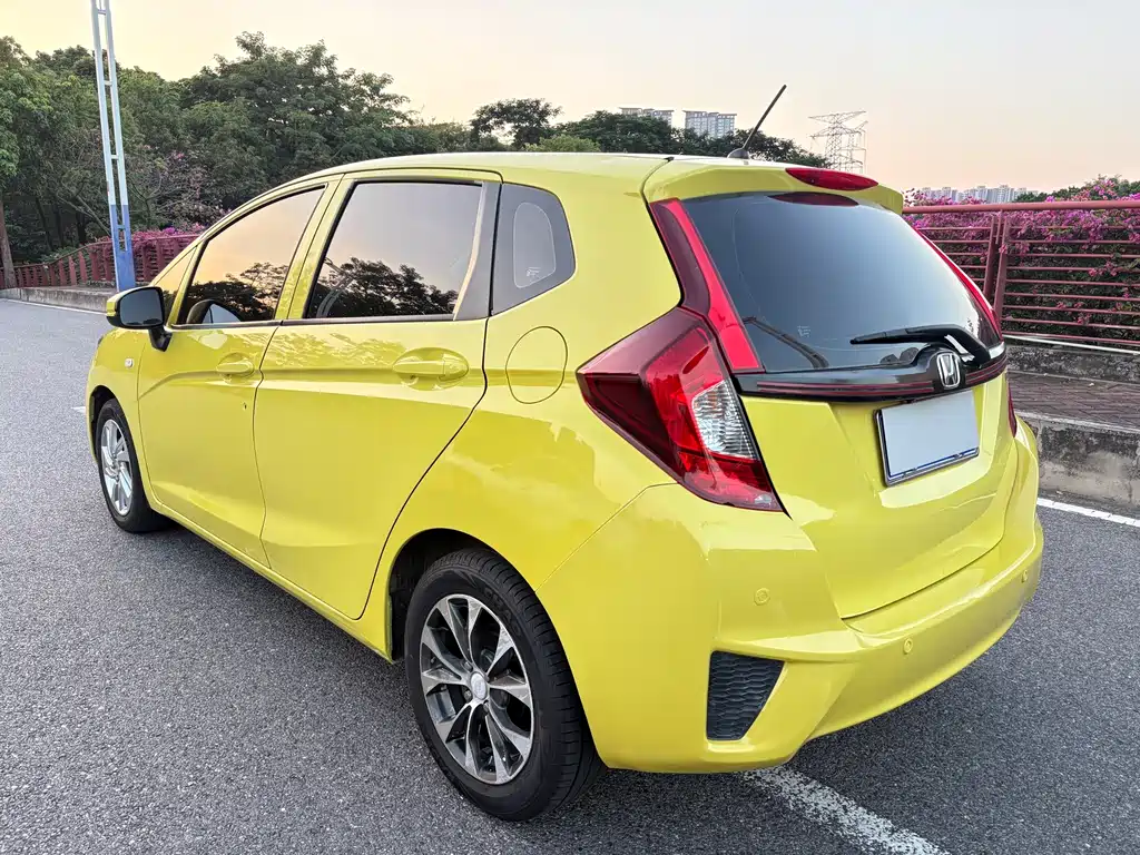 Honda Fit — миниатюра 5