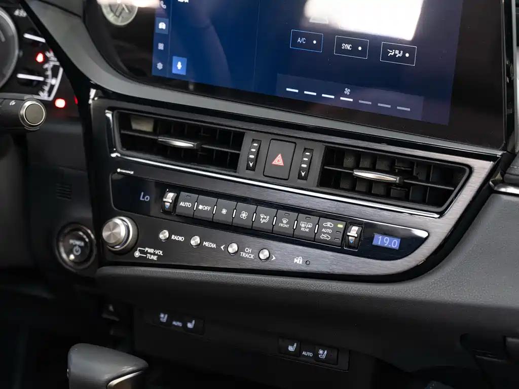Lexus ES — миниатюра 17