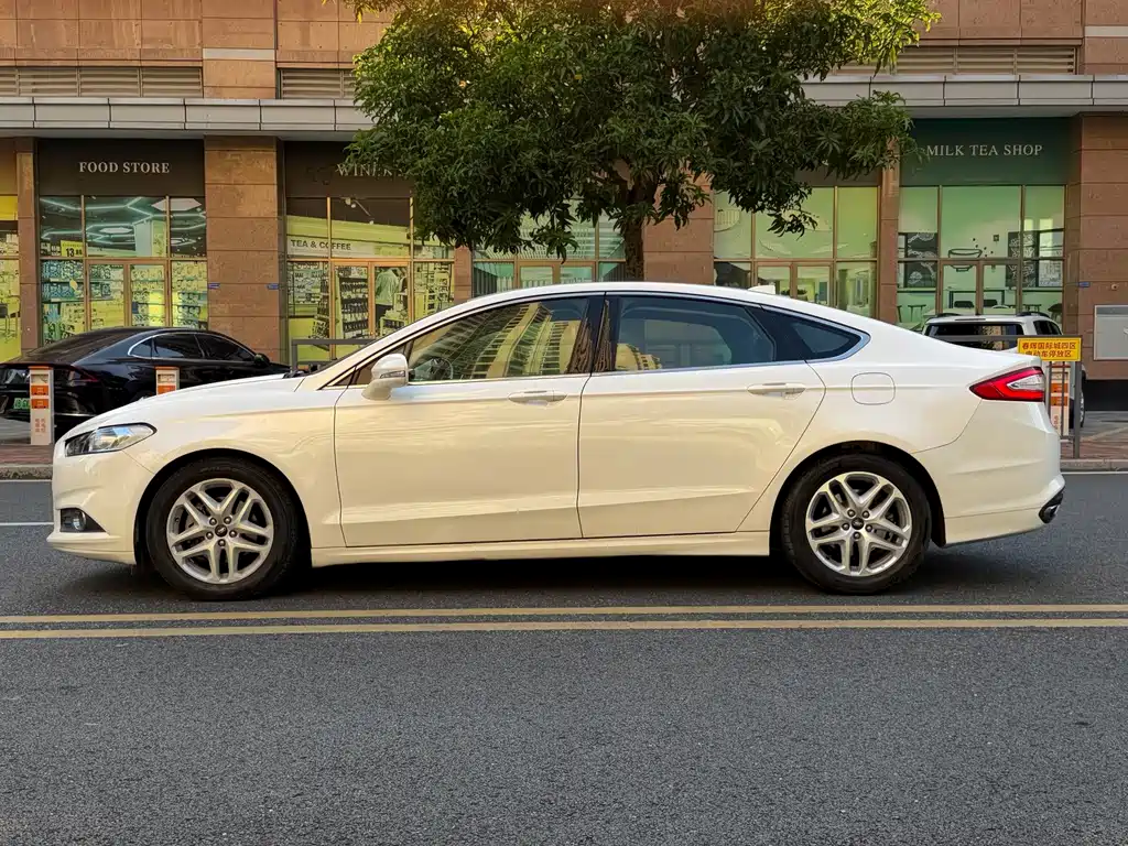 Ford Mondeo — миниатюра 12