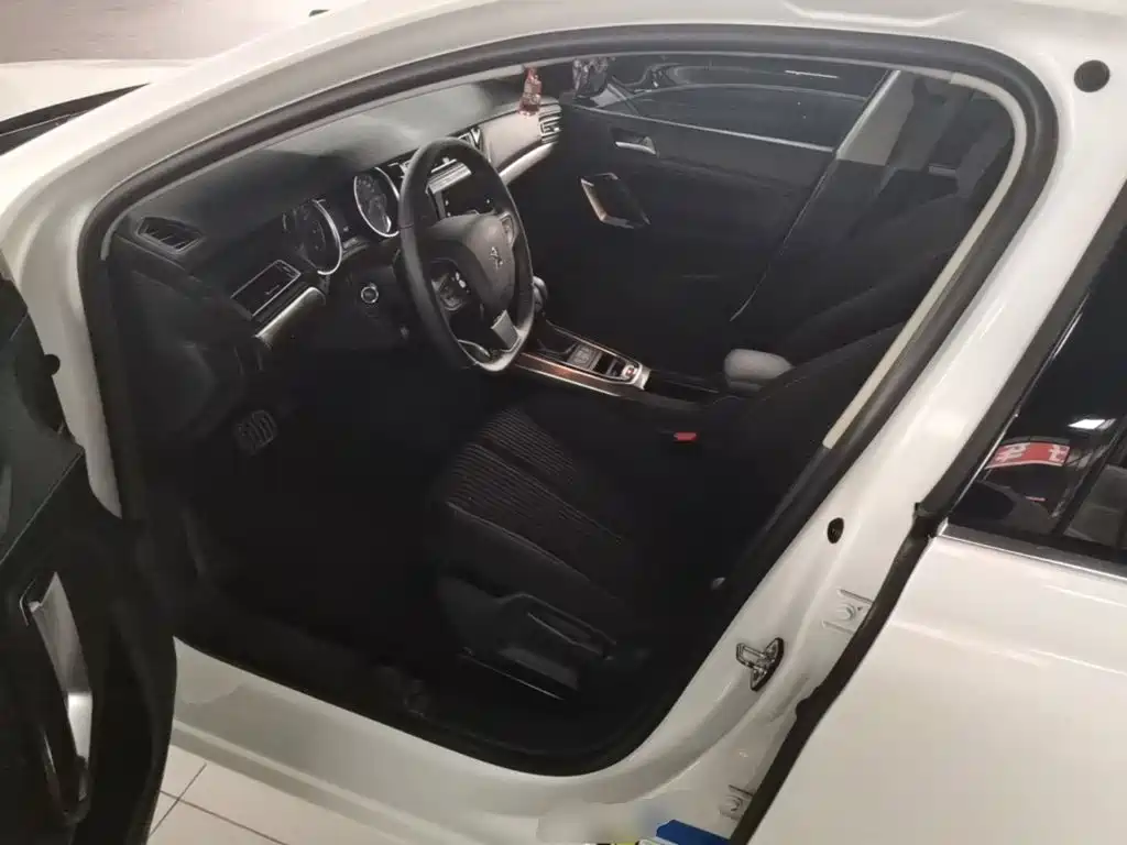 Peugeot 408 — миниатюра 15