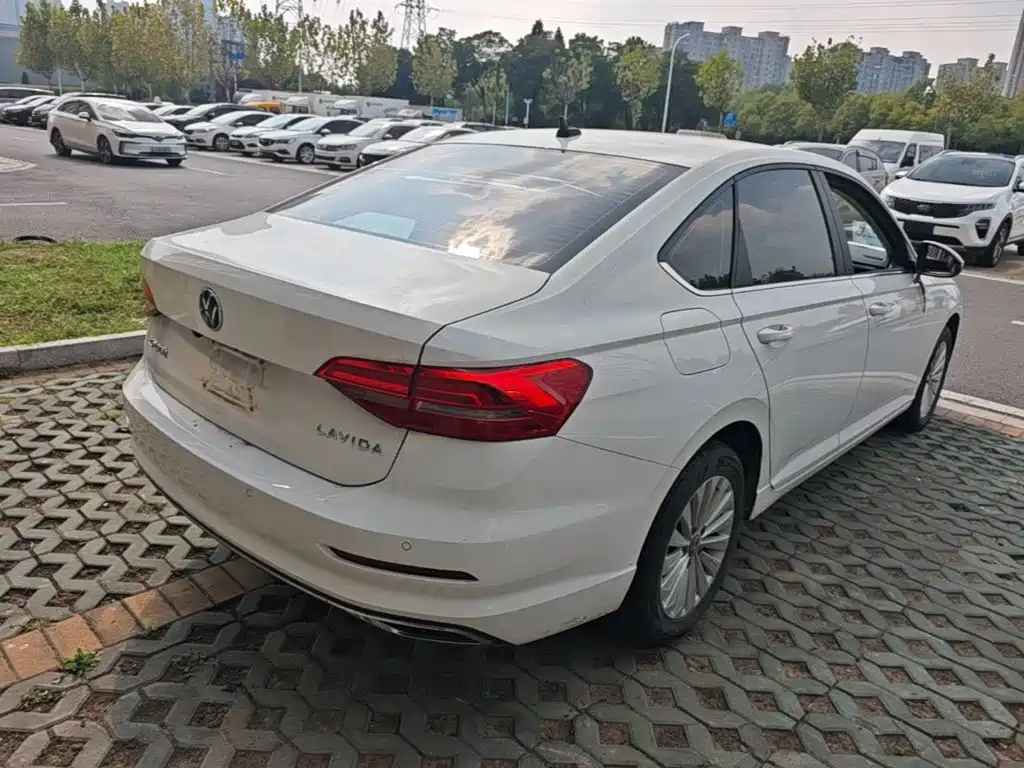 Volkswagen Lavida — миниатюра 7