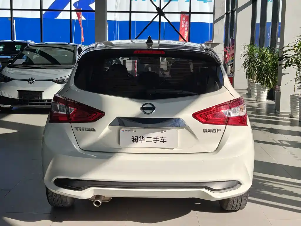Nissan Tiida — миниатюра 4