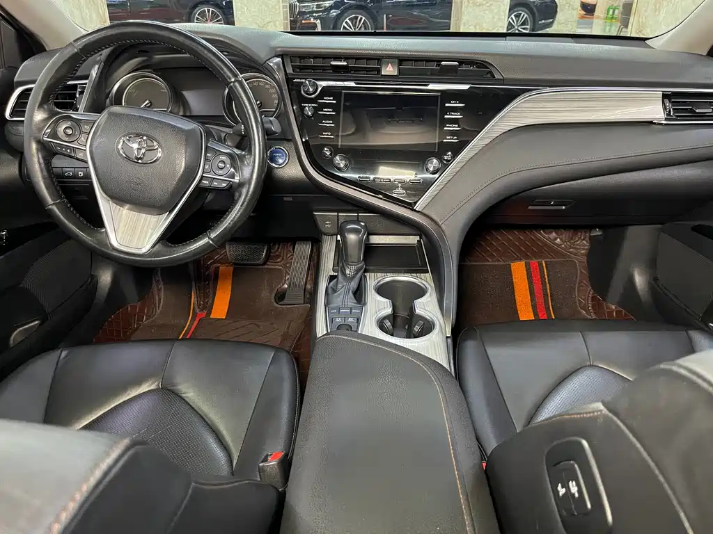 Toyota Camry — миниатюра 16
