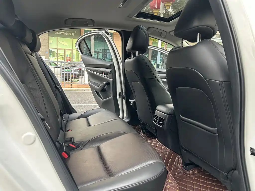 Mazda 3 Axela — миниатюра 15
