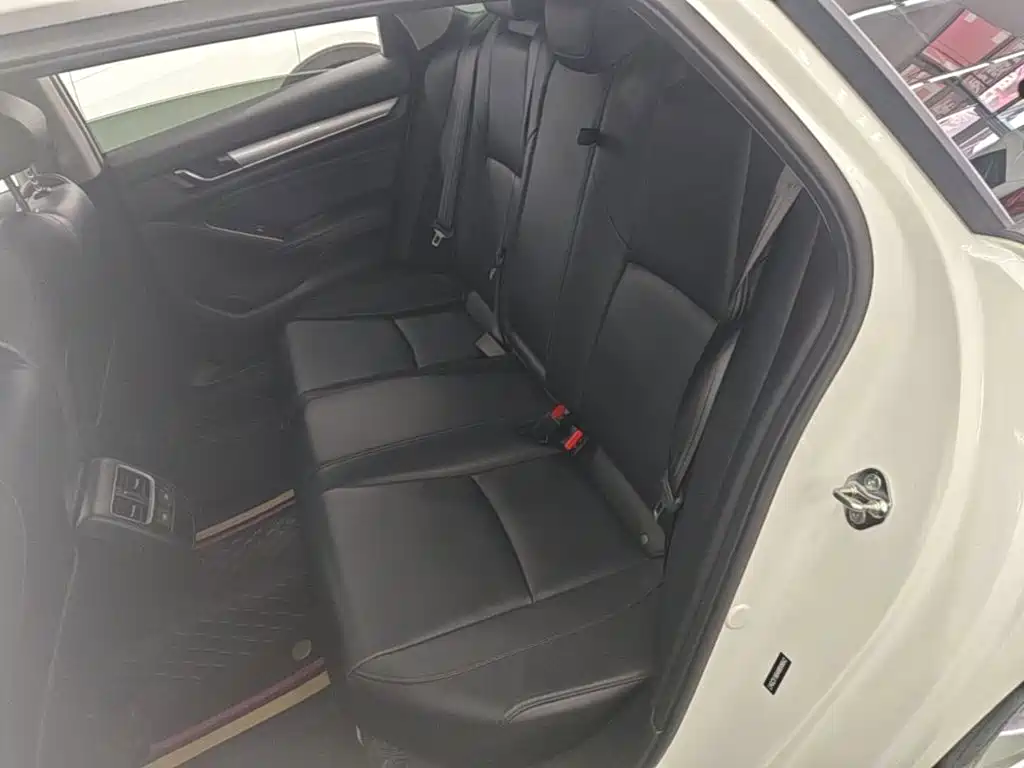 Honda Accord — миниатюра 17