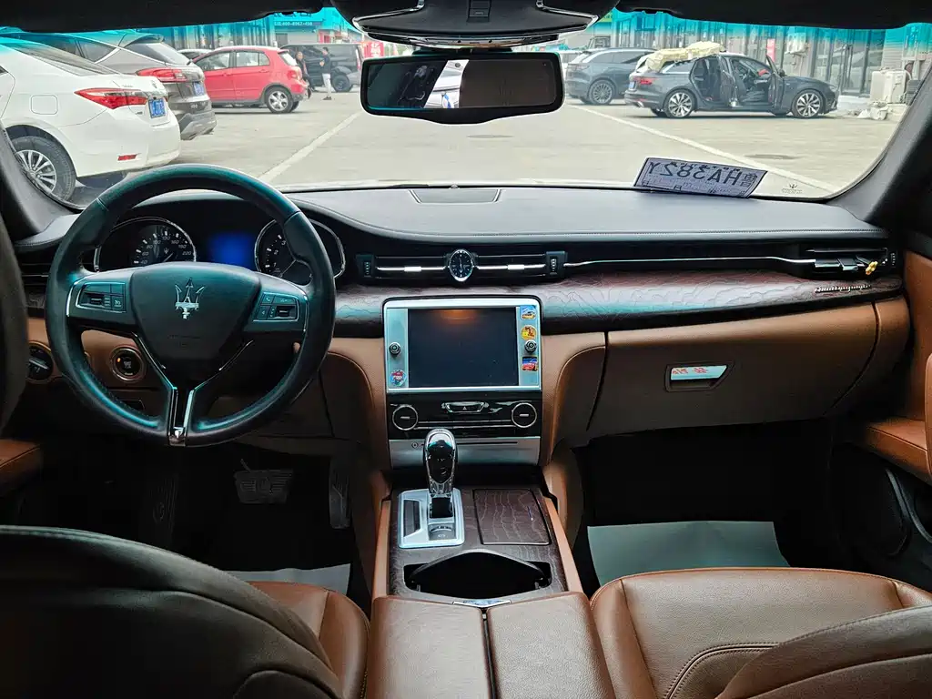 Maserati Quattroporte — миниатюра 5