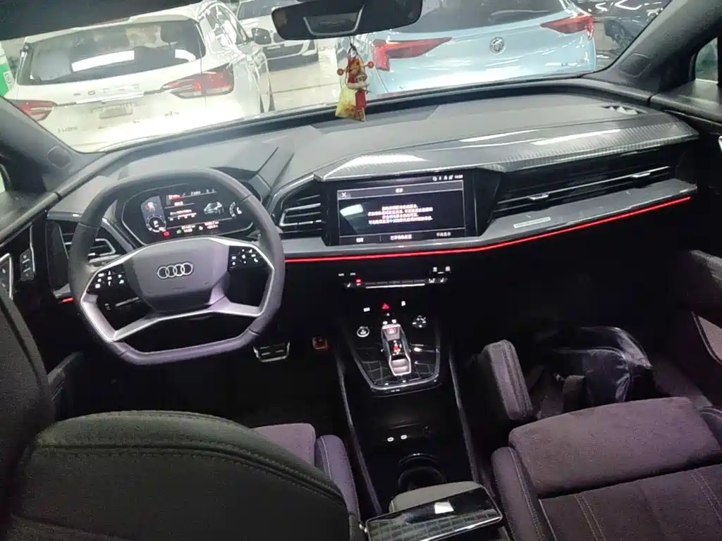 Audi Q4 e-tron — миниатюра 10
