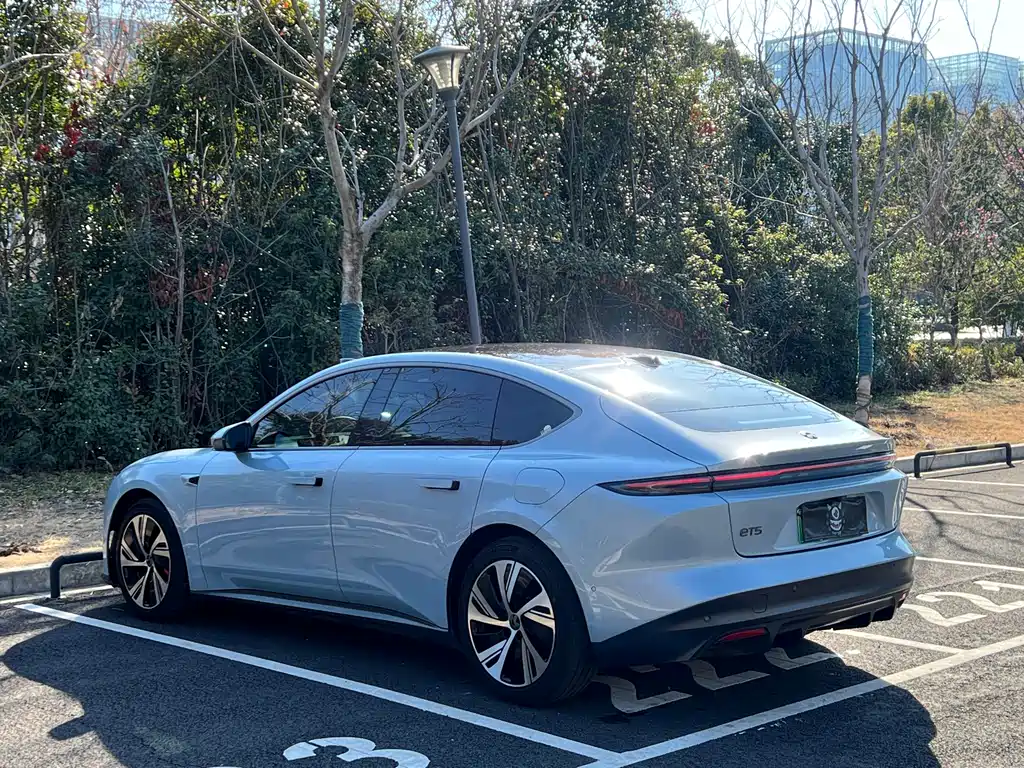 NIO NIO ET5