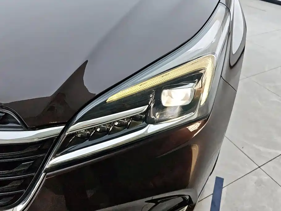 Buick Envision Plus — миниатюра 5