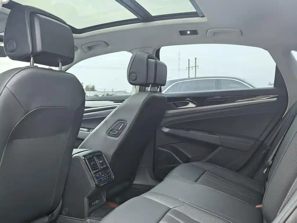 Volkswagen Passat — миниатюра 6
