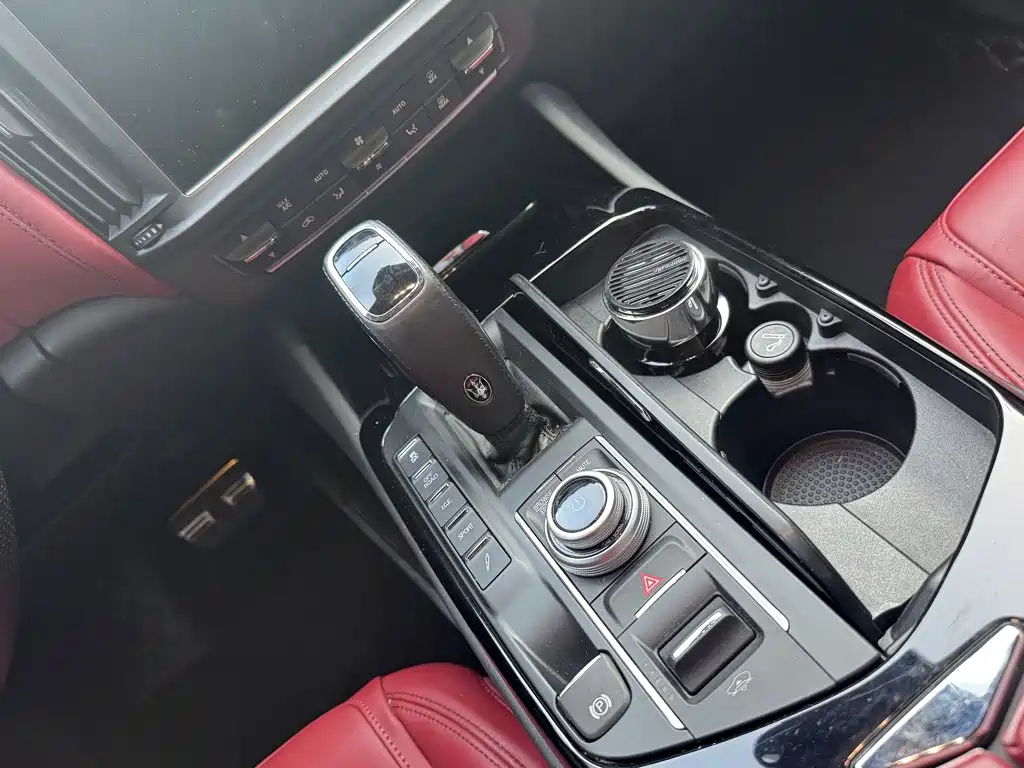 Maserati Levante — миниатюра 10