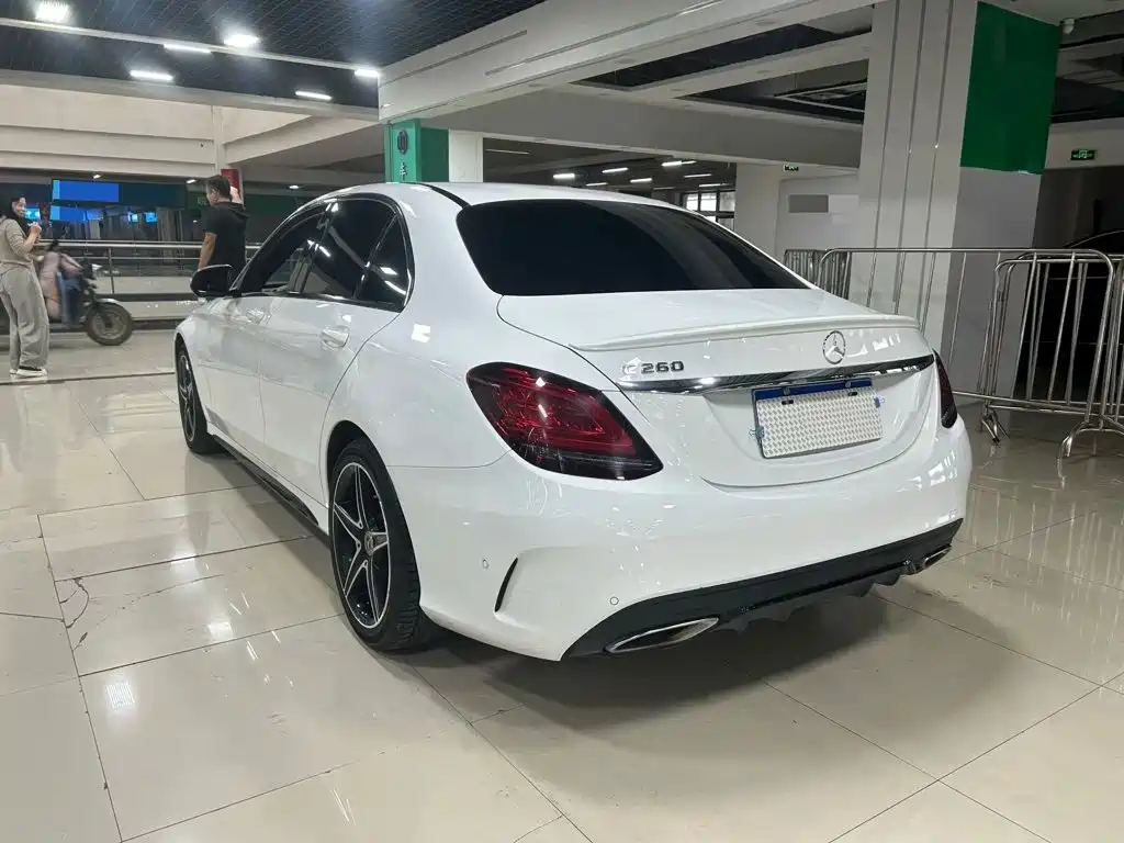 Mercedes-Benz C-Class — миниатюра 6