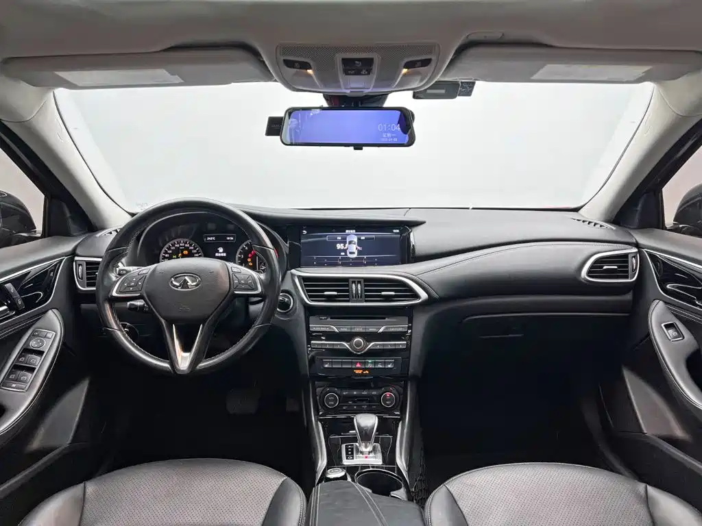 Infiniti QX30 — миниатюра 19