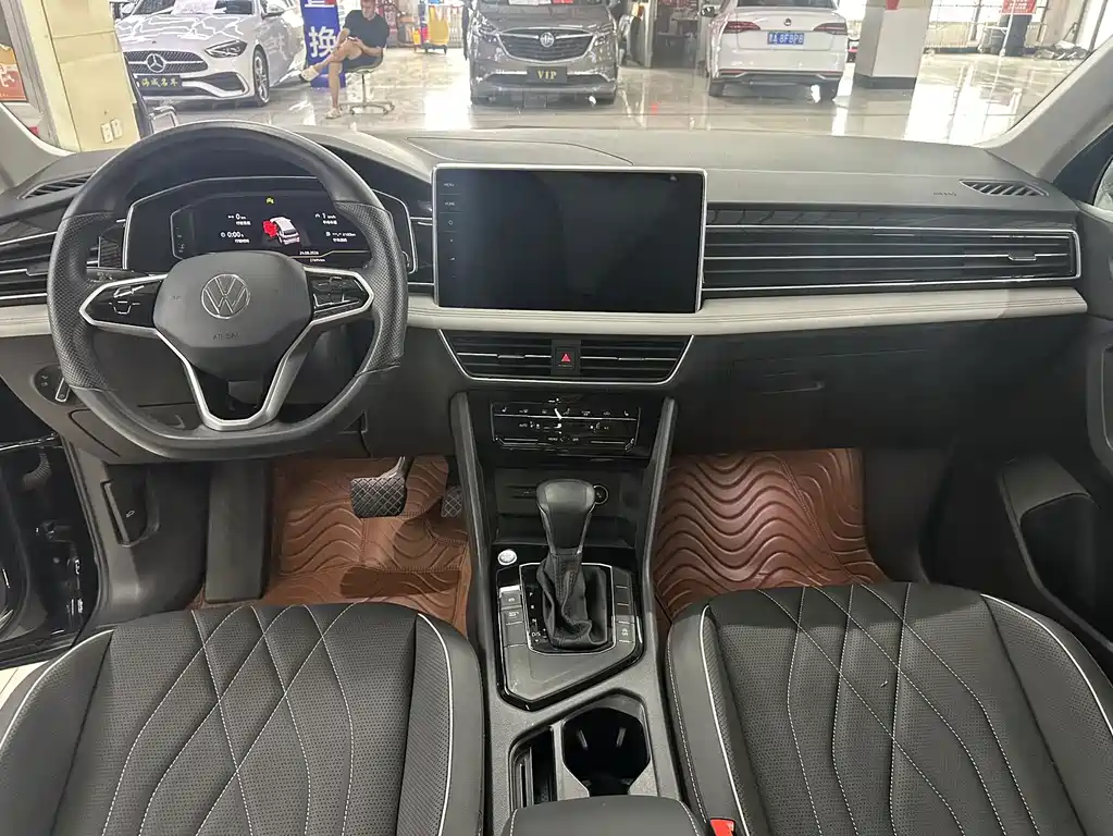 Volkswagen Tiguan L — миниатюра 5