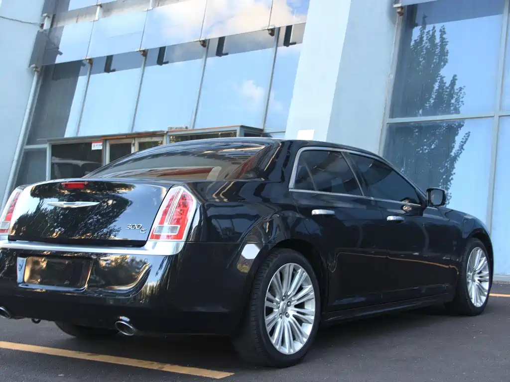 Chrysler 300C — миниатюра 7