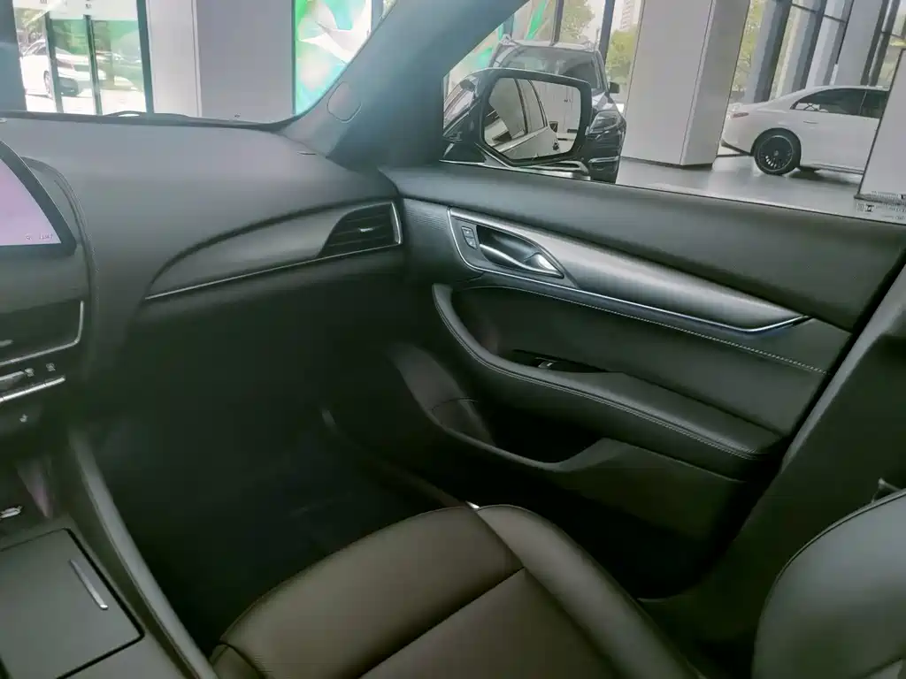 Cadillac CT5 — миниатюра 28