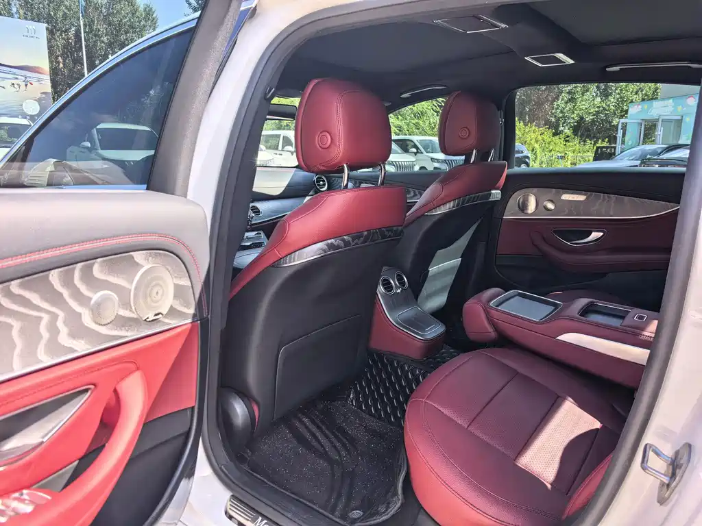 Mercedes-Benz E-Class — миниатюра 7