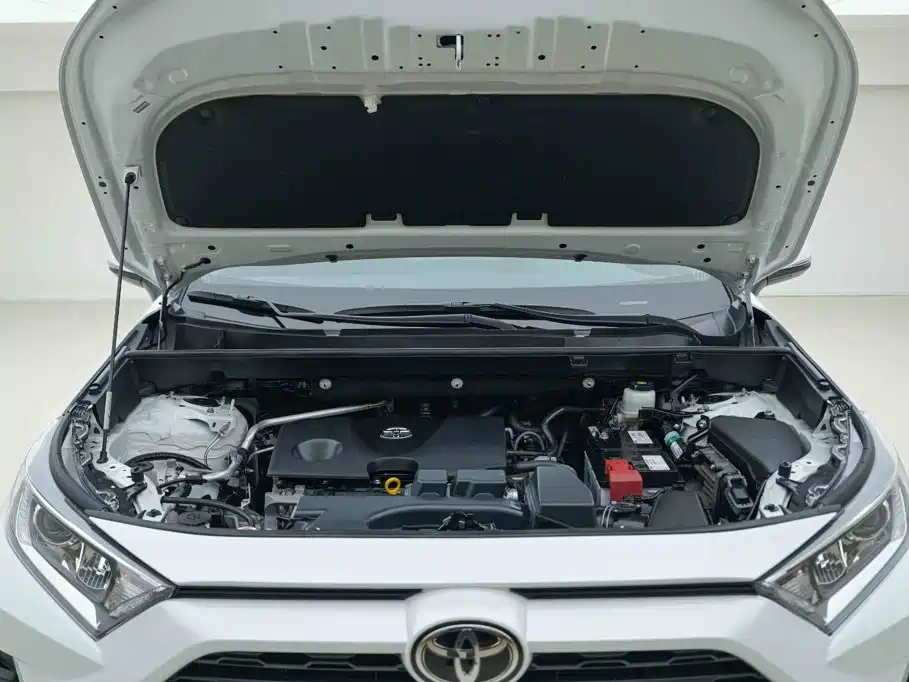 Toyota RAV4 — миниатюра 6