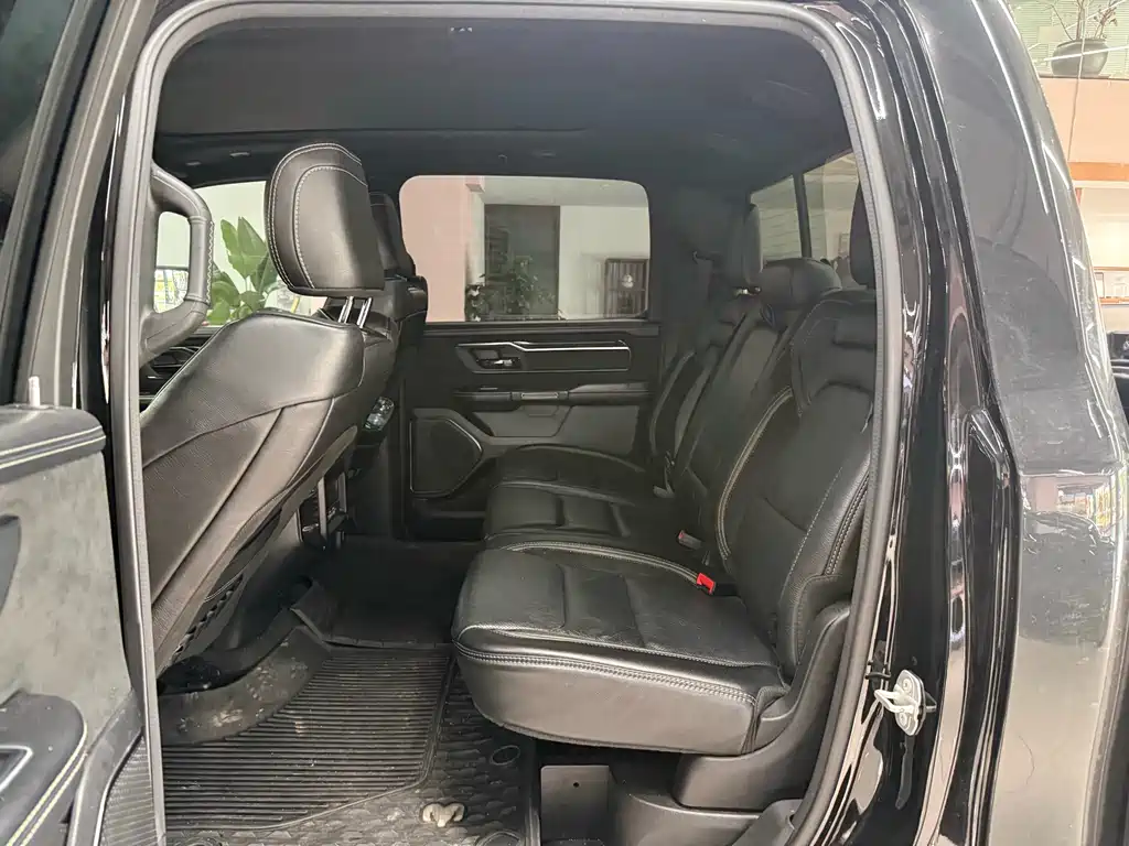 Ram Trucks 2023 6.2T AT