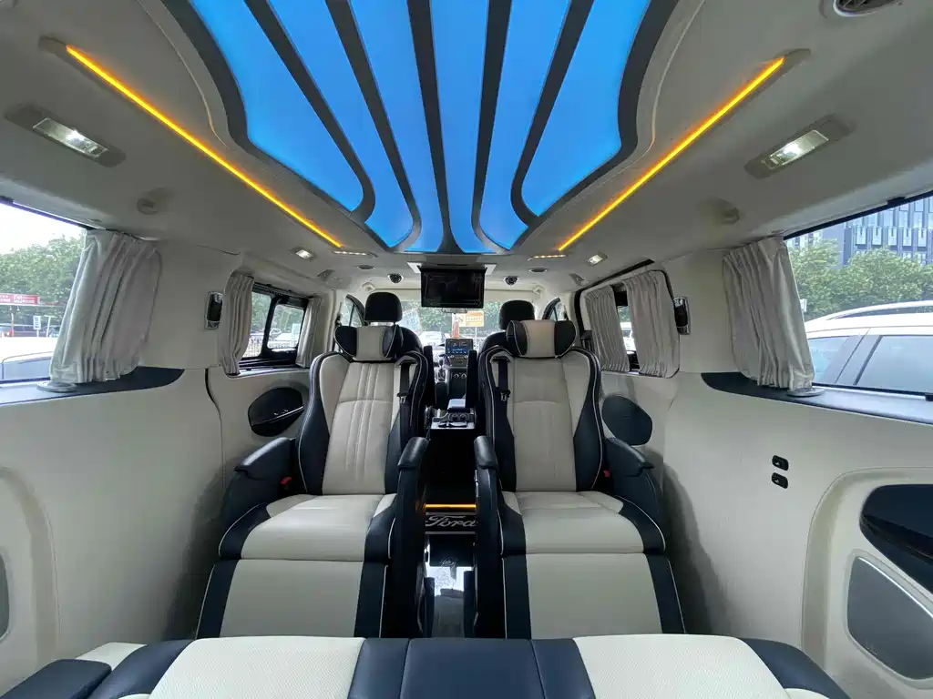 Ford Transit — миниатюра 9