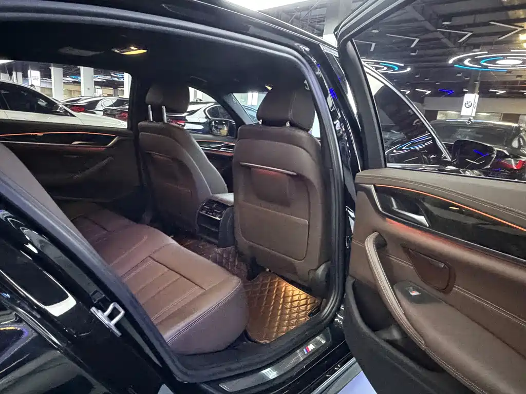 BMW 5 Series — миниатюра 6
