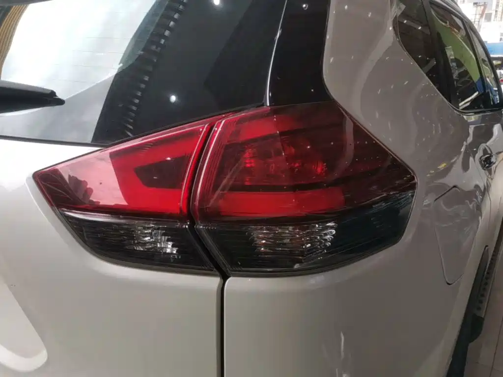 Nissan X-Trail — миниатюра 8