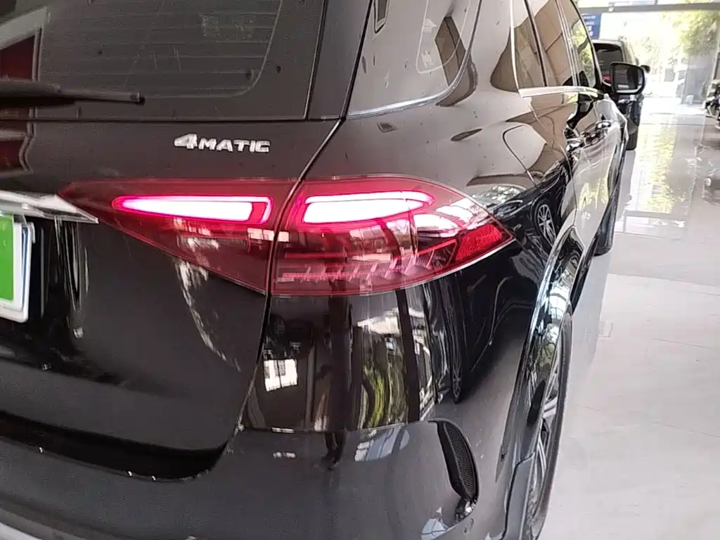 Mercedes-Benz GLE (Import) — миниатюра 8